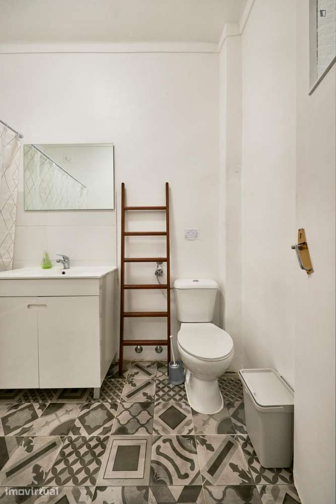 Quarto - localizado em Benfica Lisbon - Grande imagem: 4/42