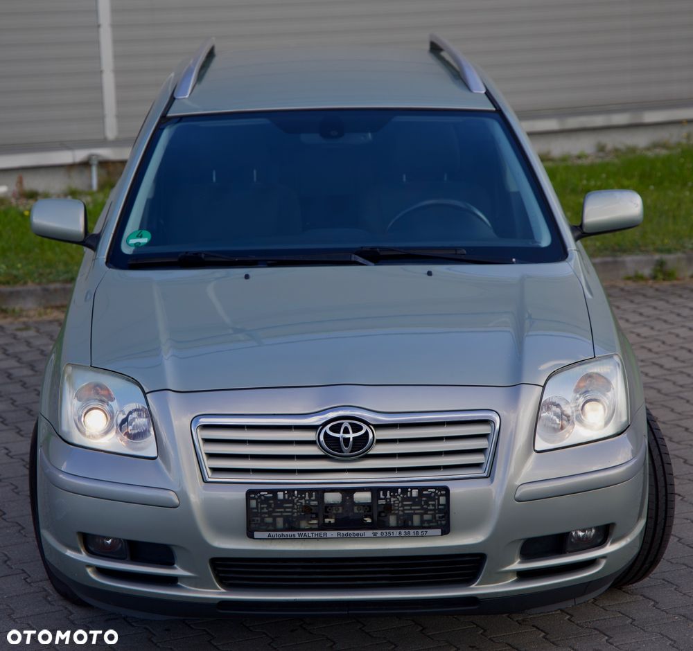 Toyota Avensis 1.8 VVT-i Combi Team - 12