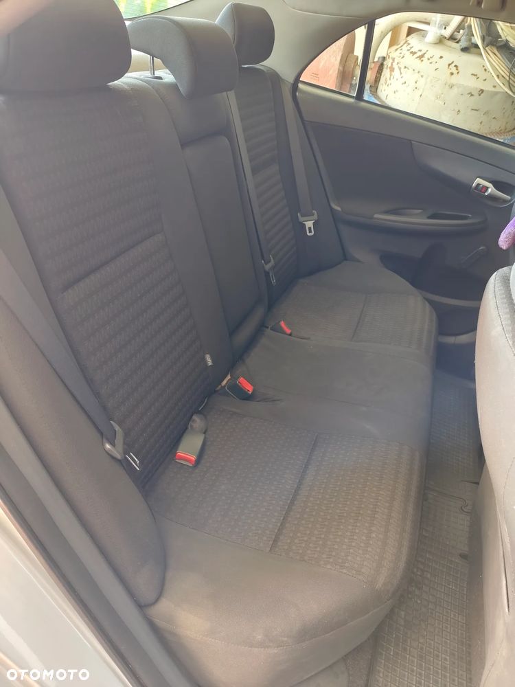 Toyota Corolla - 14