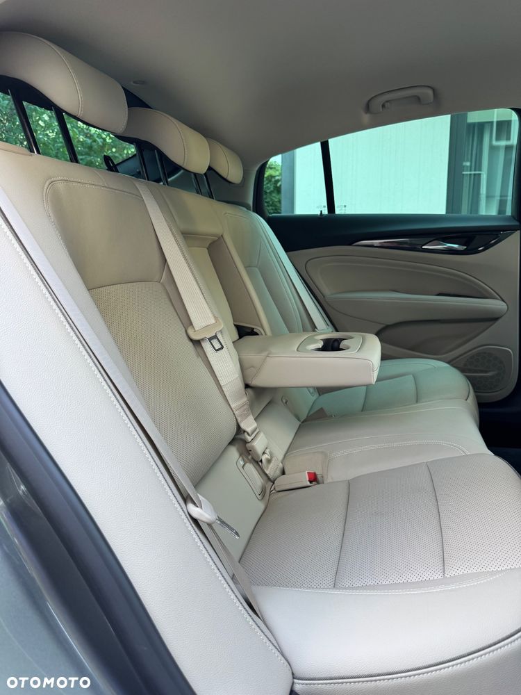 Opel Insignia - 36