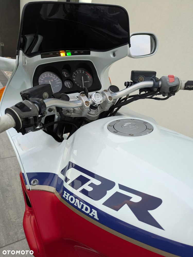 Honda CBR - 24