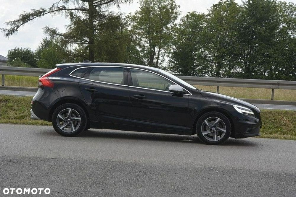 Volvo V40 D2 Drive-E R-Design Momentum - 11