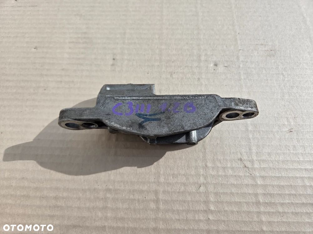 Łapa mocowanie alternatora Citroen C3 III 1.2B   9812038580 - 1