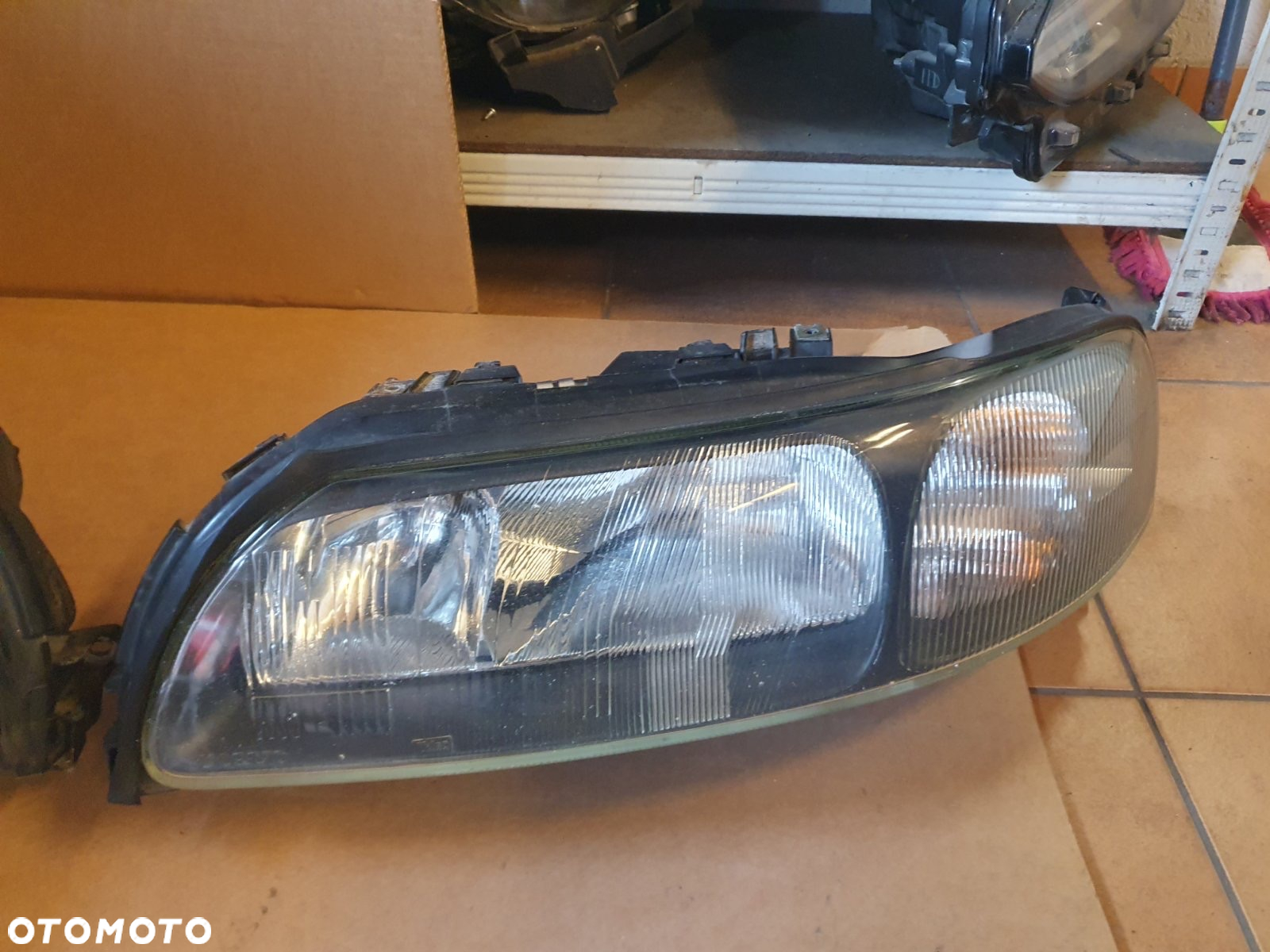 REFLEKTOR L/P VOLVO V70 II 2 XC70 EUROPA - 4