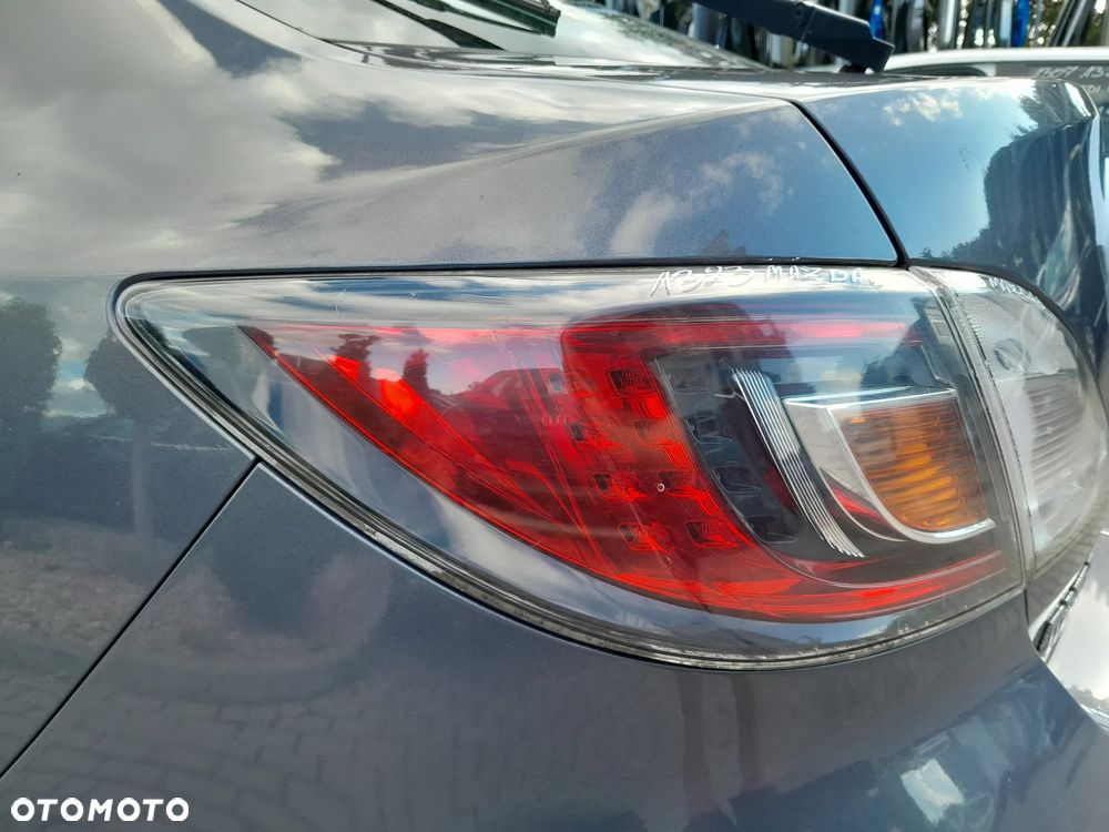 MAZDA 6 GH LAMPA TYLNA LEWA W BŁOTNIK SEDAN - 3