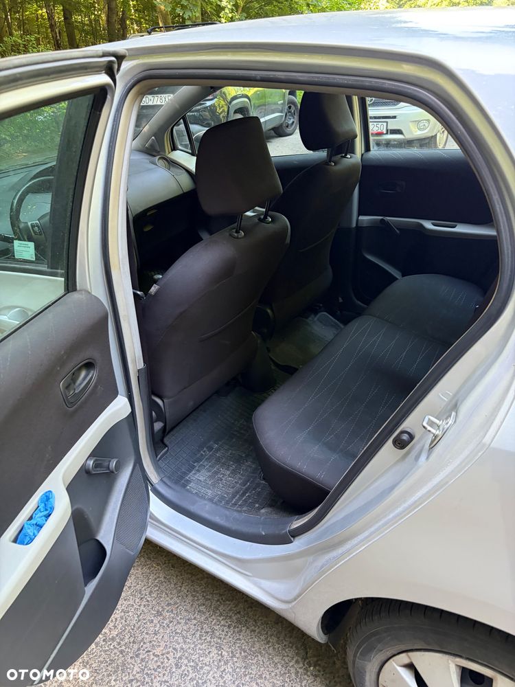 Toyota Yaris 1.3 Sol - 3