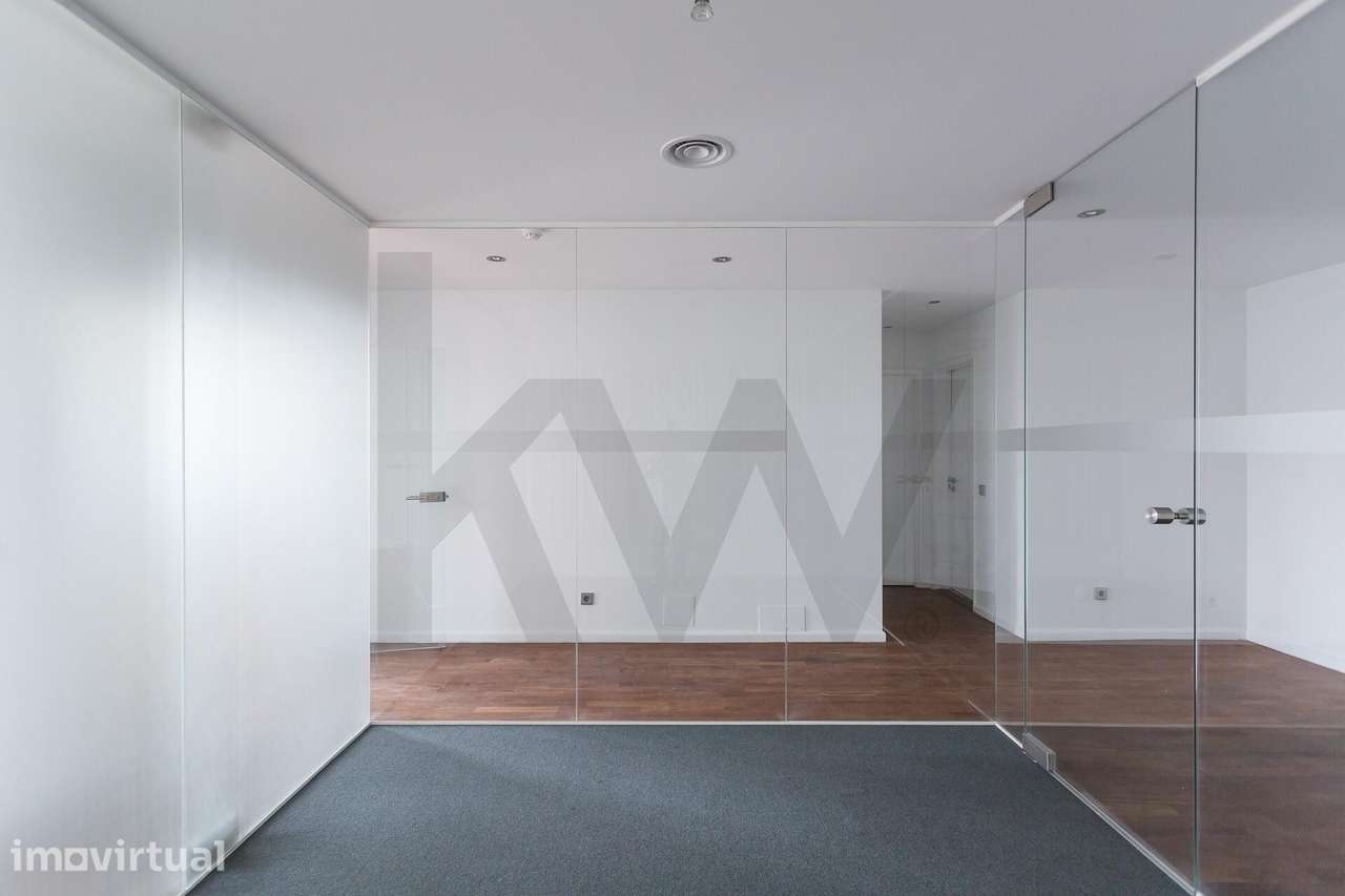 Arrenda-se Escritório no Edifício Espaço Chiado | Vista Rio | Rua Mise - Grande imagem: 5/37