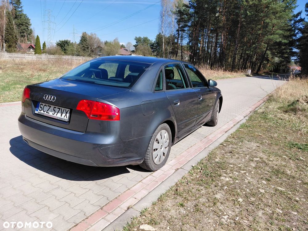Audi A4 Limousine - 3