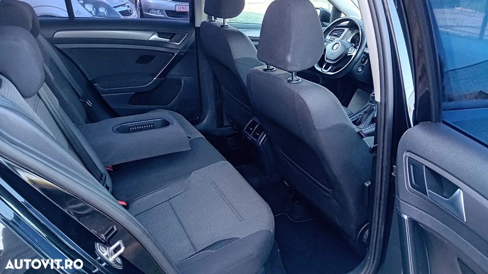 Volkswagen Golf 1.6 TDI DPF BlueMotion Technology Highline - 9