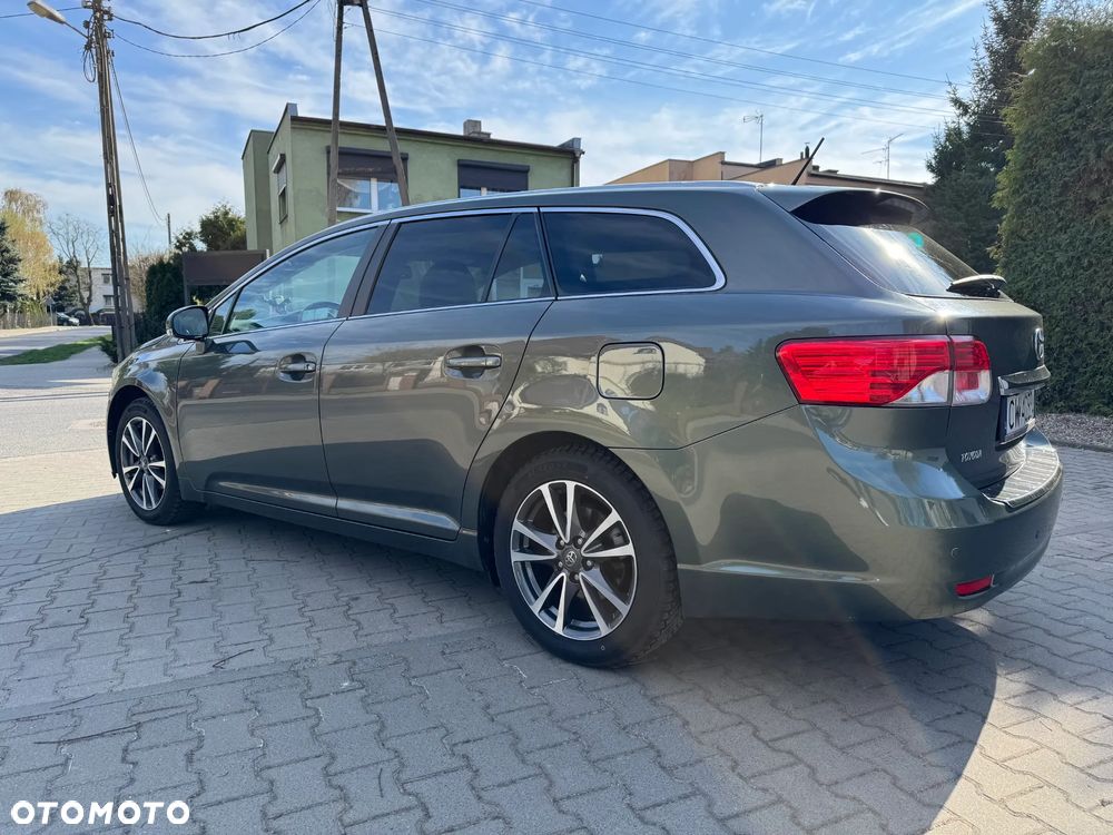 Toyota Avensis - 6
