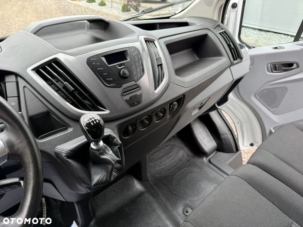 Ford Transit - 12
