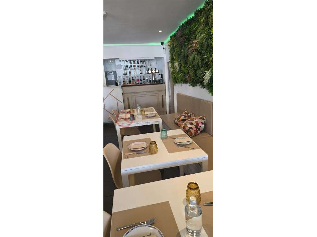 Trespasse de Restaurante na Baía da Amora - Grande imagem: 2/24