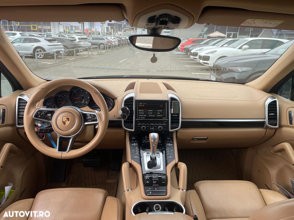 Porsche Cayenne 3.0 L - 5