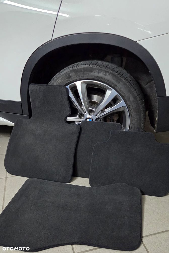 BMW X1 xDrive20d Sport Line - 32