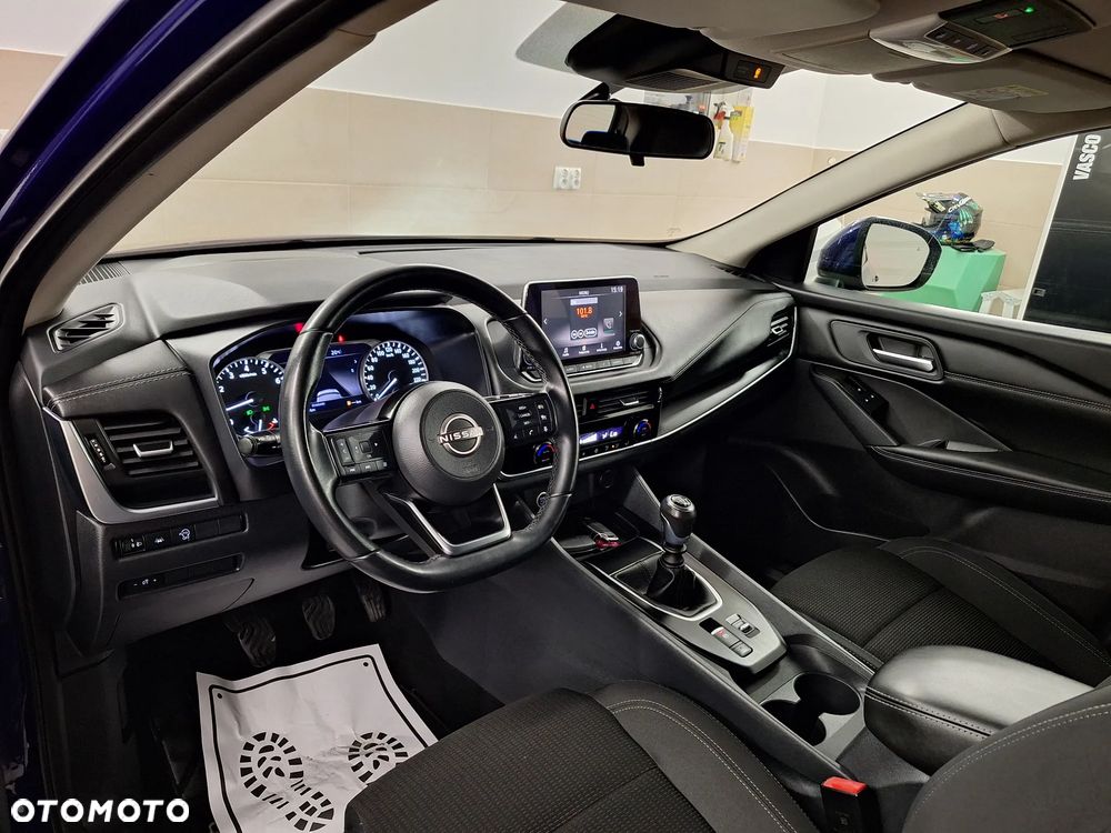 Nissan Qashqai 1.3 DIG-T TEKNA - 17