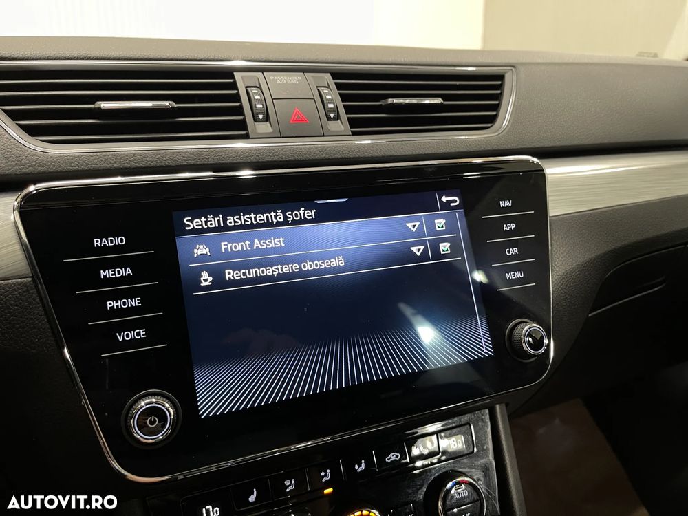 Skoda Superb 2.0 TDI DSG Ambition - 18