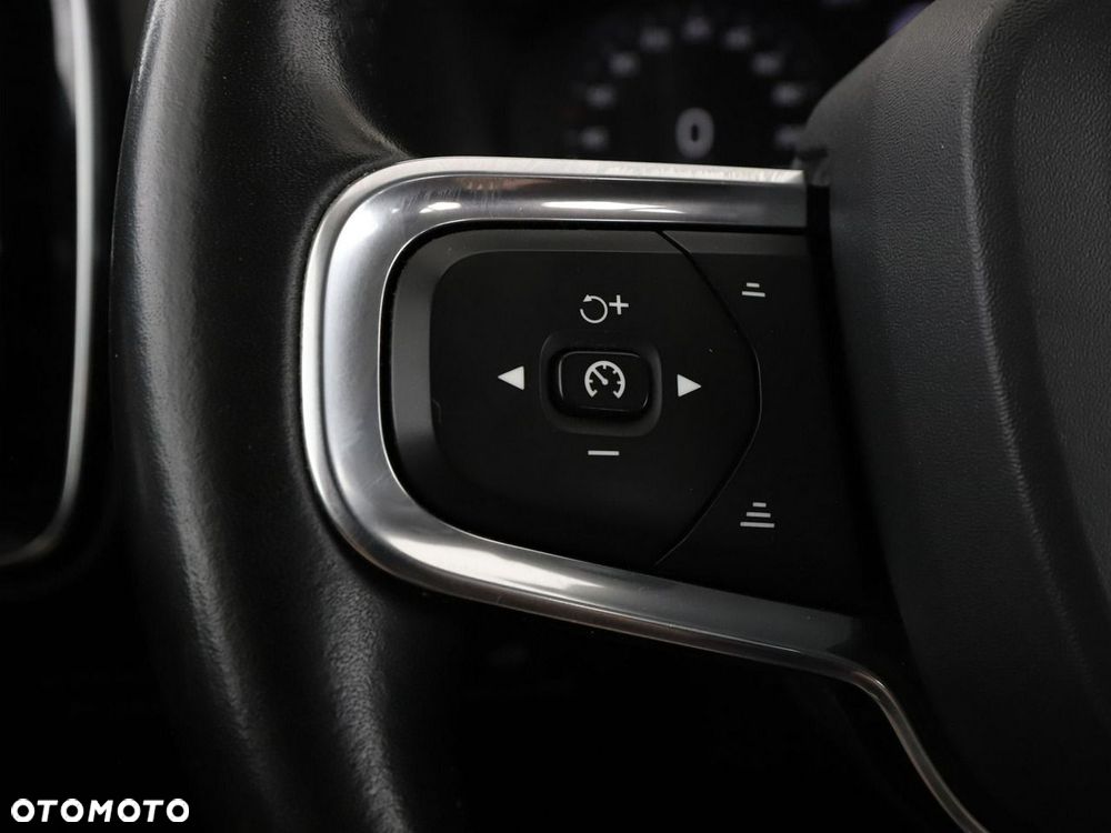 Volvo XC 40 T4 Momentum - 34