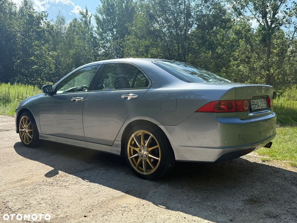 Honda Accord 2.0 Executive - 11