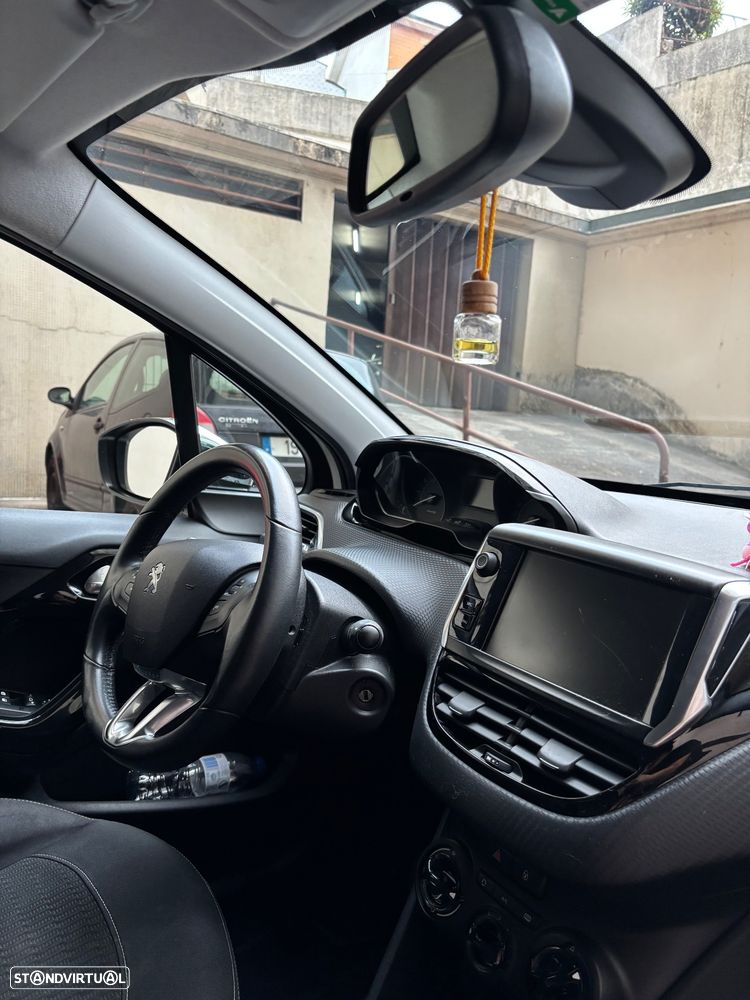 Peugeot 208 1.2 PureTech Style - 15