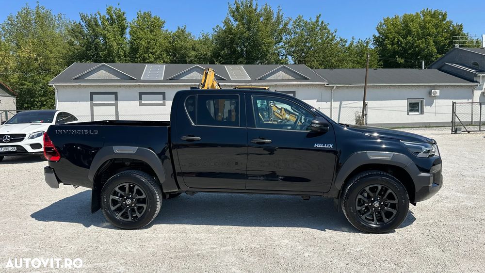 Toyota Hilux 2.8D 204CP 4x4 Double Cab AT MHEV Invincible Color Edition (3E5) - 9