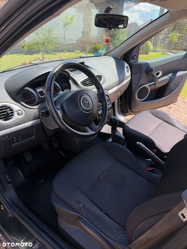 Renault Clio - 6