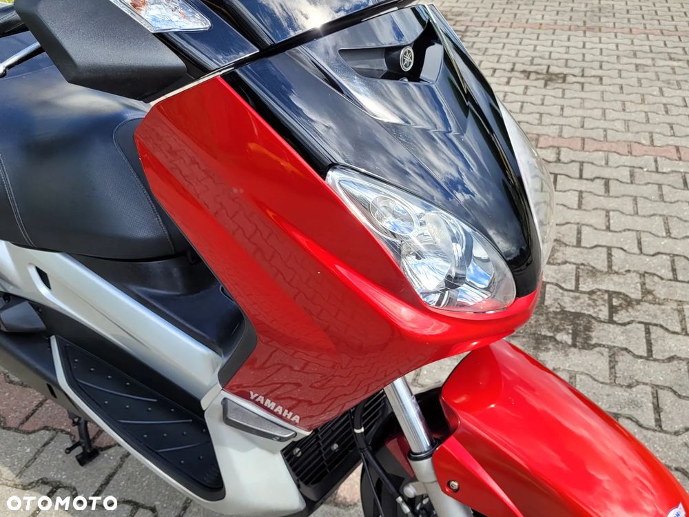 Yamaha X-max - 12