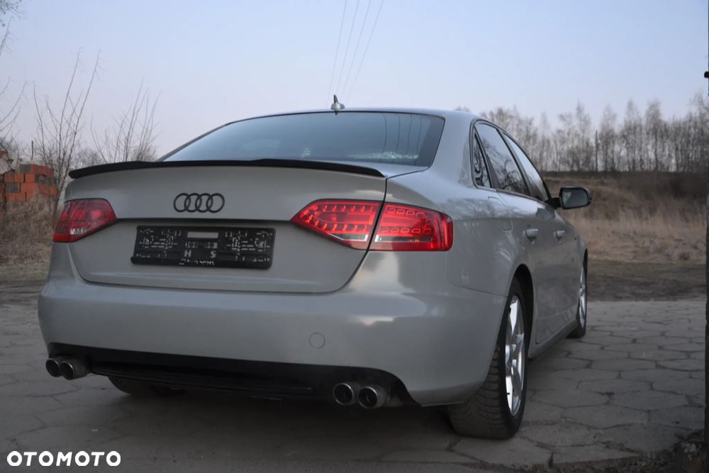 Audi A4 Limousine - 4