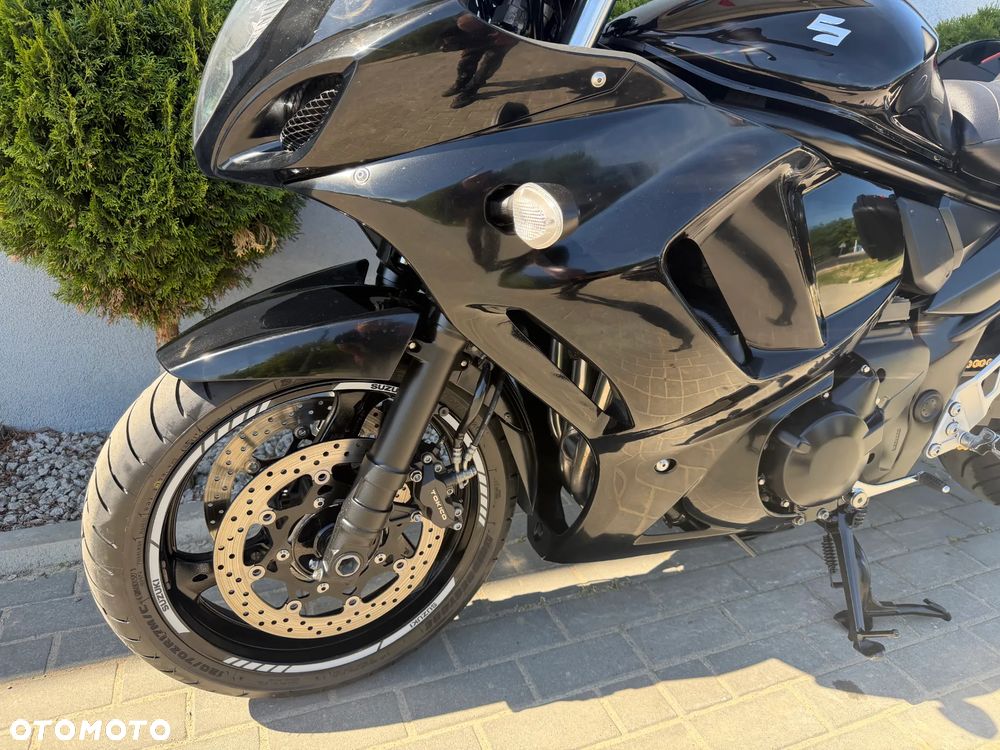 Suzuki GSX - 29