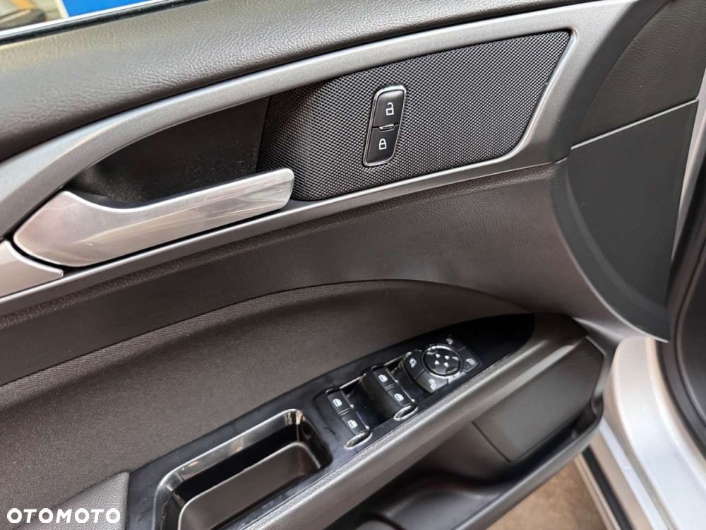 Ford Mondeo 2.0 TDCi Titanium PowerShift - 23