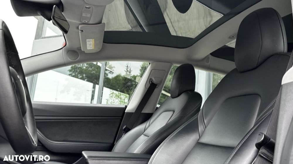 Tesla Model 3 - 11