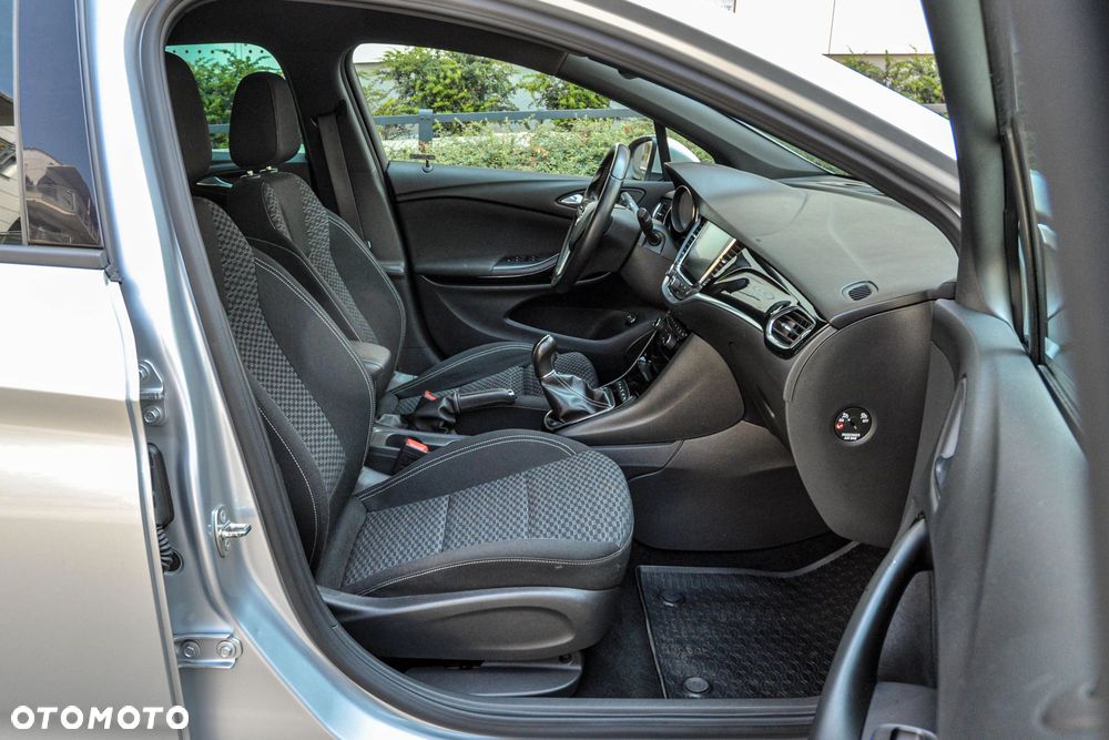 Opel Astra - 11