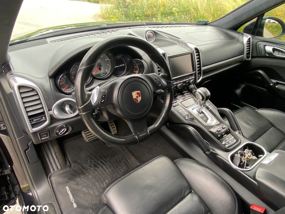 Porsche Cayenne GTS - 13