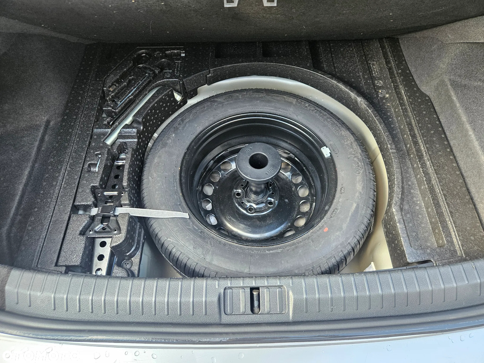 Volkswagen Passat - 17