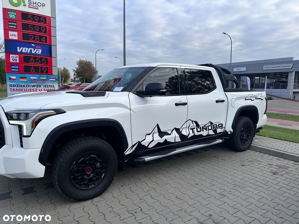 Toyota Tundra - 4