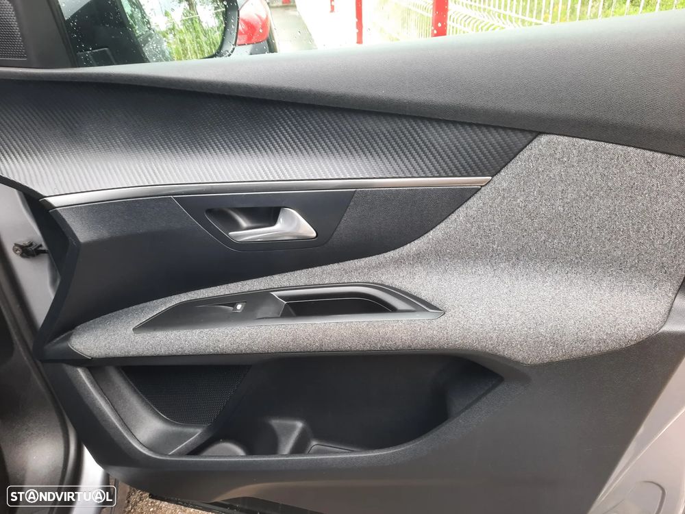 Peugeot 3008 1.6 BlueHDi Style EAT6 - 24