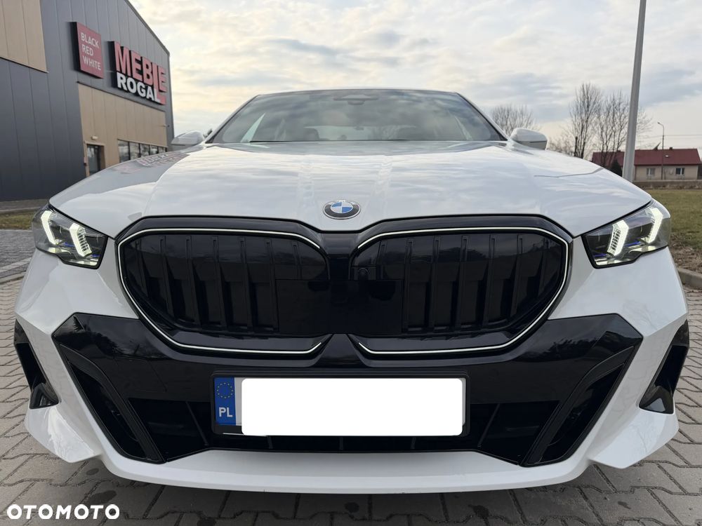BMW Seria 5 ver-520d-xdrive-mhev-m-sport - 2