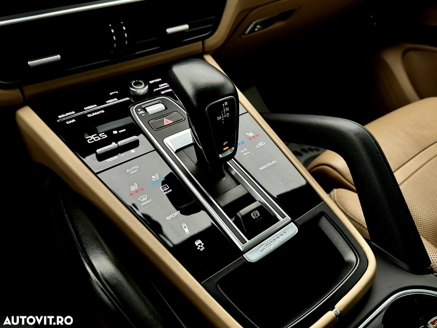 Porsche Cayenne - 32