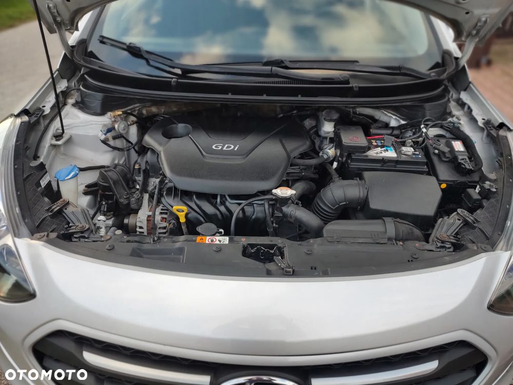 Hyundai i30 1.6 Classic + - 14