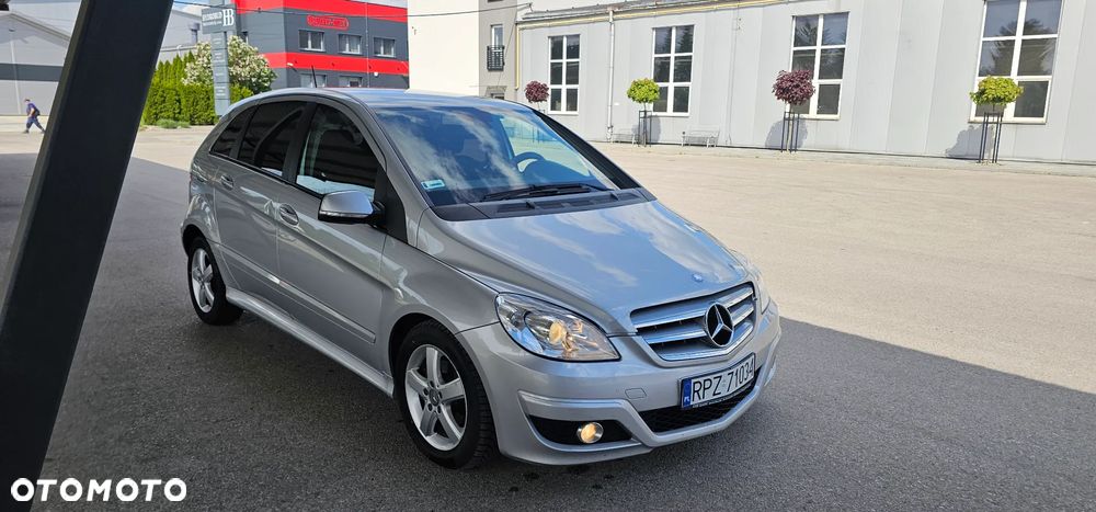 Mercedes-Benz Klasa B 180 CDI Special Edition - 9