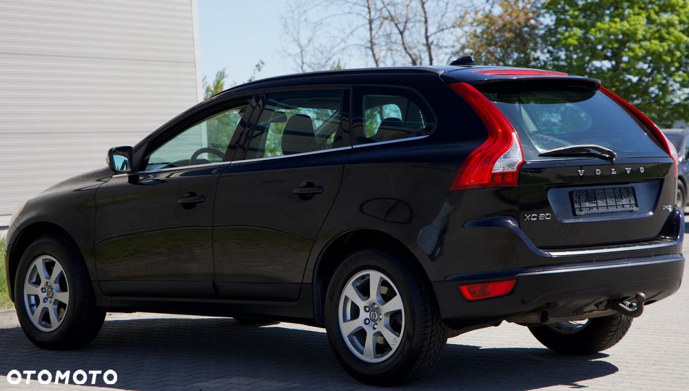 Volvo XC 60 D4 Momentum - 25