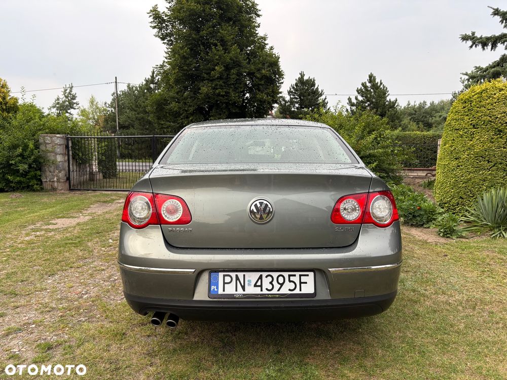 Volkswagen Passat 2.0 FSI Comfortline - 7