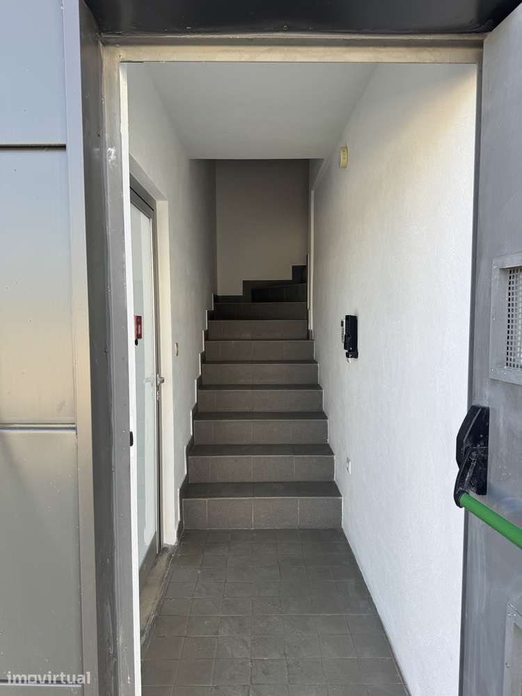 Armazém, 850 m², Bougado (São Martinho e Santiago) - Grande imagem: 5/10