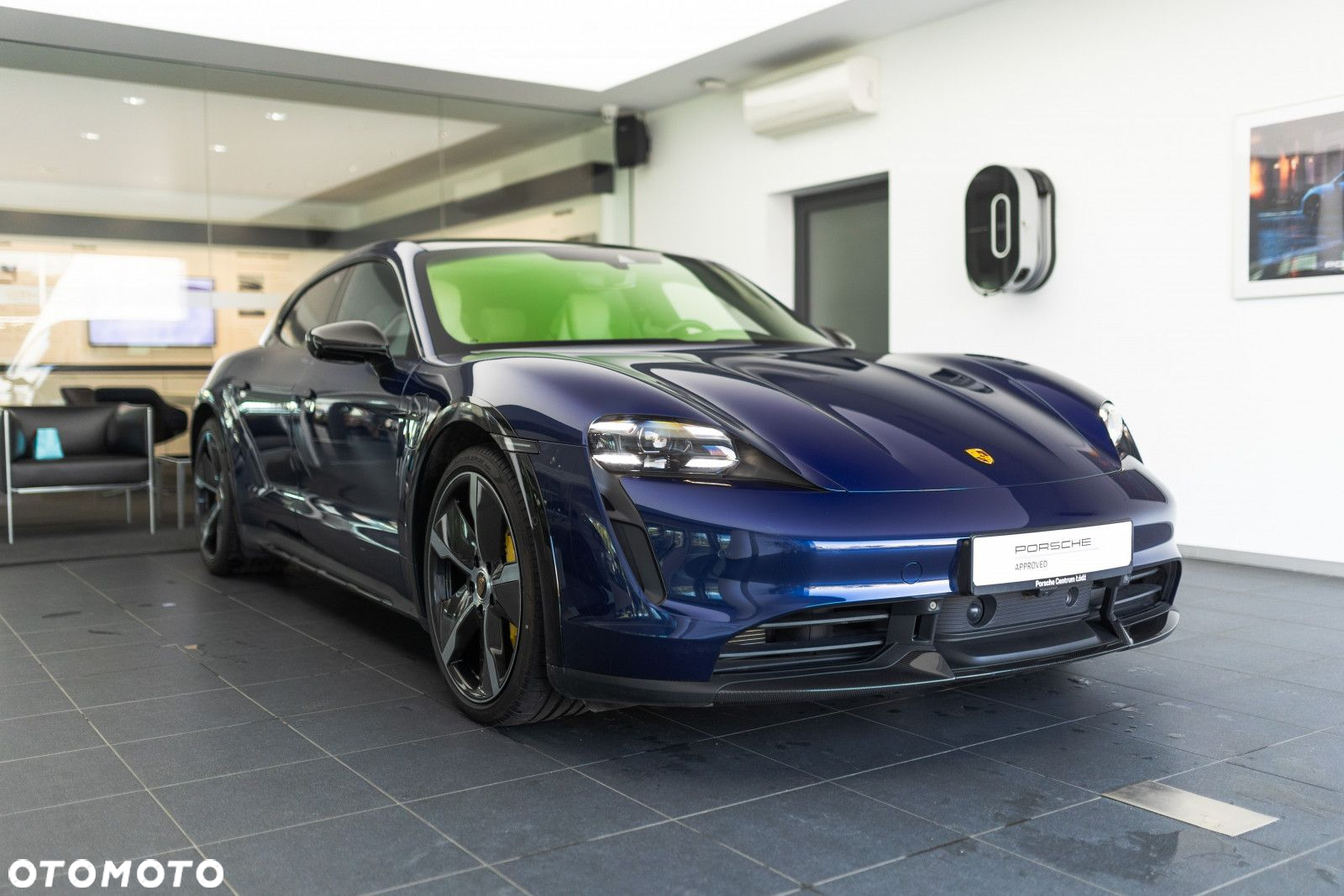 Porsche Taycan Turbo S Cross Turismo - 4