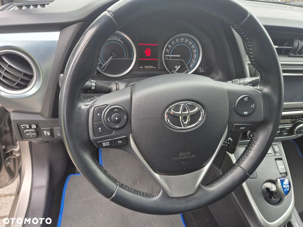 Toyota Auris 1.8 HSD Luna - 19