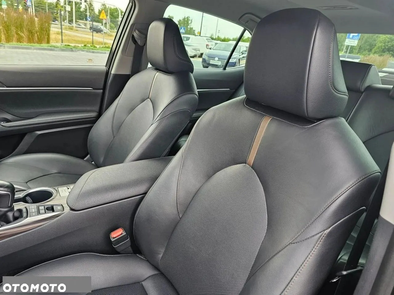 Toyota Camry - 24