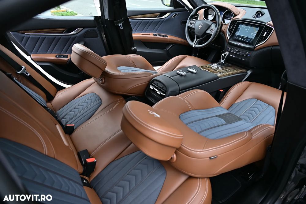 Maserati Ghibli GranLusso - 18