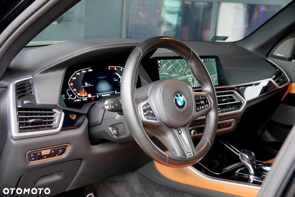 BMW X5 M M50i - 19