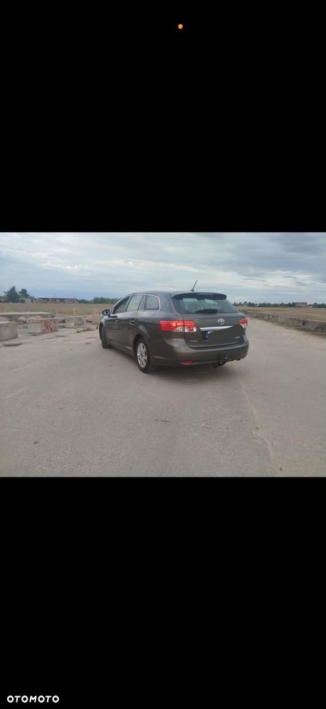 Toyota Avensis 2.0 D-4D Premium - 4