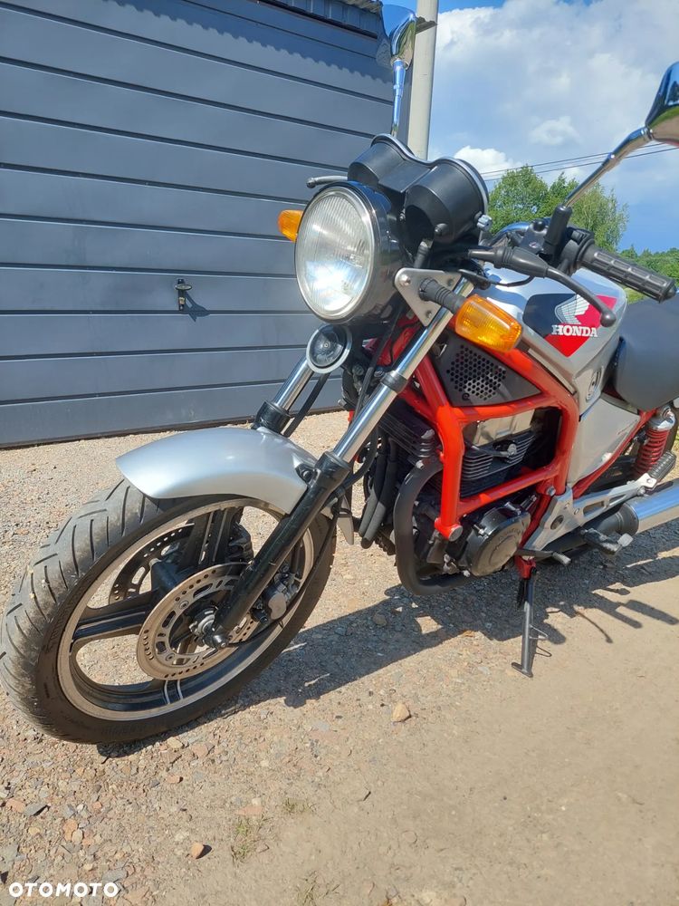 Honda CB - 1