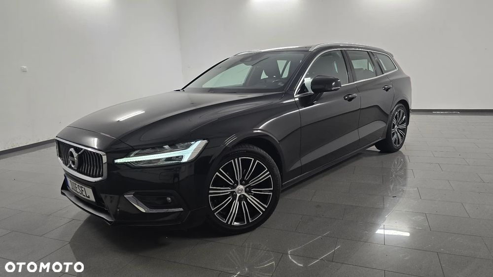 Volvo V60 D4 R-Design - 1